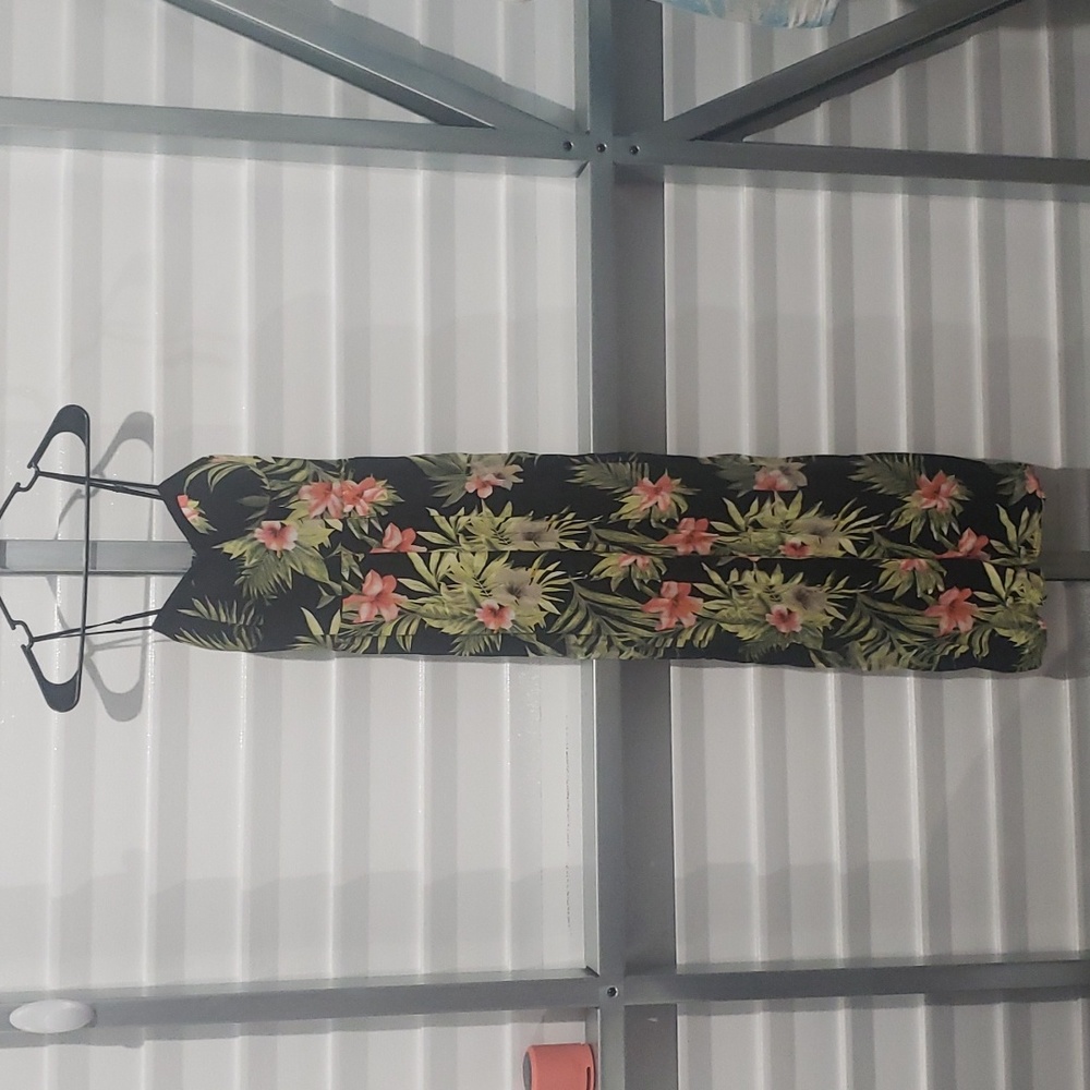XHILARATION FLORAL JUMPSUIT TARGET SIZE SMALL‎